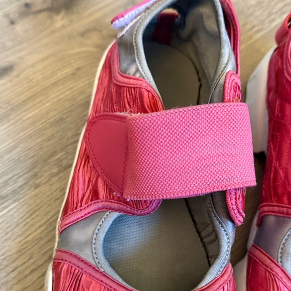 Nike air rift Women's Pink and Gray Athletic Shoes vintage y2k - Picture 14 of 15
